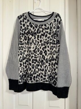 Womens plus size 2X Skye's the Limit Gray & Black Leopard Fuzzy Crewneck Sweater